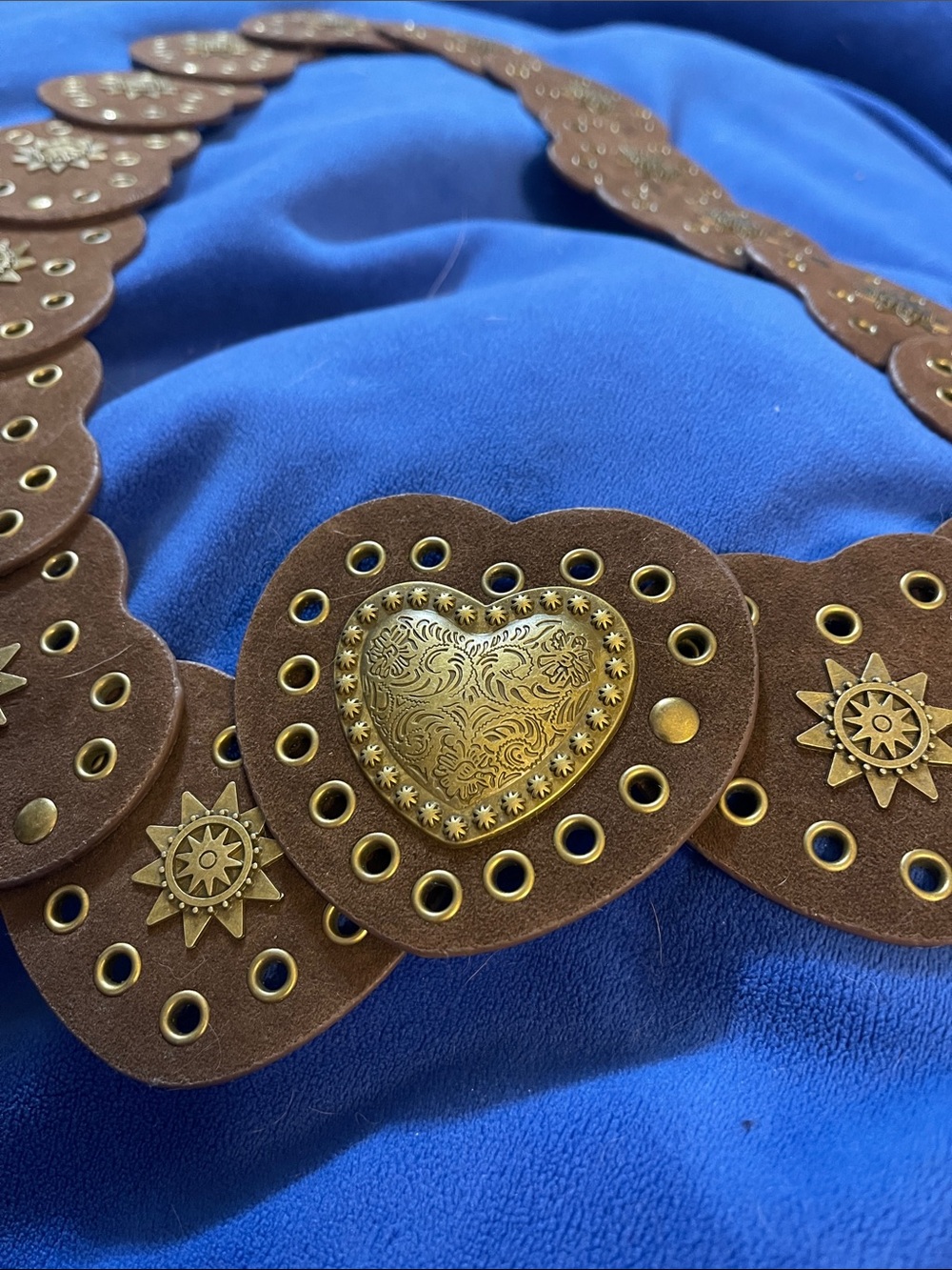 Brown Heart-Accent Women's Belt with Gold-Tone Medallions 41 inches